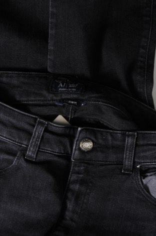 Дамски дънки Armani Jeans, Размер M, Цвят Син, Цена 85,38 лв.