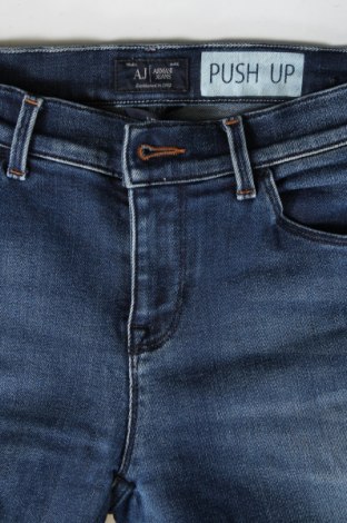 Damskie jeansy Armani Jeans, Rozmiar S, Kolor Niebieski, Cena 578,68 zł