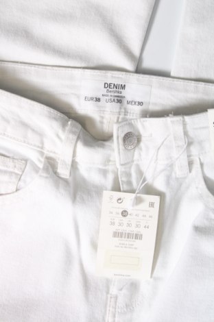 Damen Jeans Bershka, Größe M, Farbe Weiß, Preis € 16,70