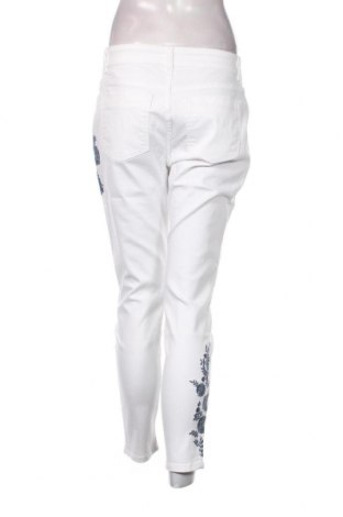 Damen Jeans Buffalo, Größe M, Farbe Weiß, Preis 15,25 €