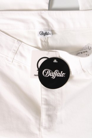 Dámske džínsy  Buffalo, Veľkosť M, Farba Biela, Cena  44,85 €
