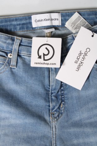 Damskie jeansy Calvin Klein Jeans, Rozmiar S, Kolor Niebieski, Cena 201,51 zł