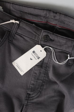 Damen Jeans Mustang, Größe XL, Farbe Grau, Preis 44,85 €