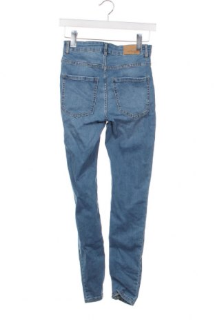 Damskie jeansy Perfect Jeans By Gina Tricot, Rozmiar M, Kolor Niebieski, Cena 76,77 zł