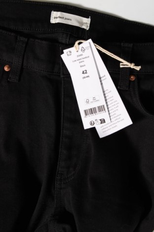 Dámské džíny  Perfect Jeans By Gina Tricot, Velikost L, Barva Černá, Cena  986,00 Kč