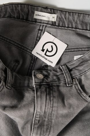 Damskie jeansy Perfect Jeans By Gina Tricot, Rozmiar M, Kolor Szary, Cena 181,25 zł