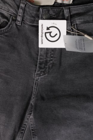 Damen Jeans Pieces, Größe S, Farbe Grau, Preis 12,27 €