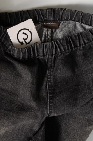 Dámske džínsy  Pieces, Veľkosť S, Farba Sivá, Cena  12,23 €