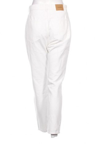 Γυναικείο Τζίν Pull&Bear, Μέγεθος M, Χρώμα Λευκό, Τιμή 23,71 €