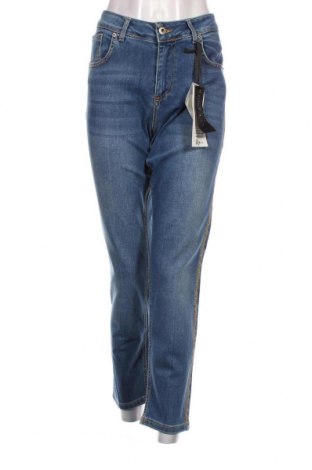 Дамски дънки R Jeans by Rinascimento, Размер L, Цвят Син, Цена 52,20 лв.