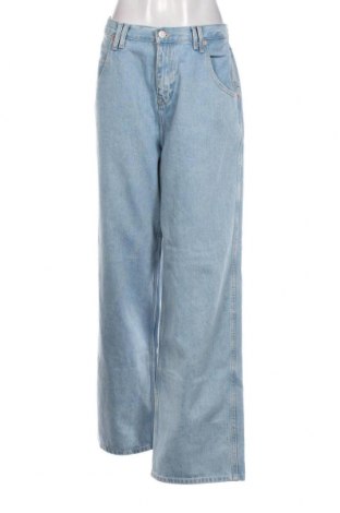 Дамски дънки Tommy Jeans, Размер L, Цвят Син, Цена 115,50 лв.