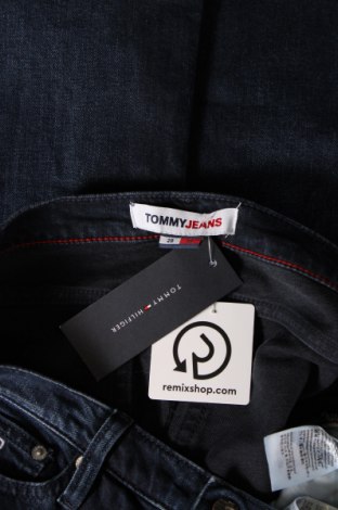 Дамски дънки Tommy Jeans, Размер M, Цвят Син, Цена 94,71 лв.