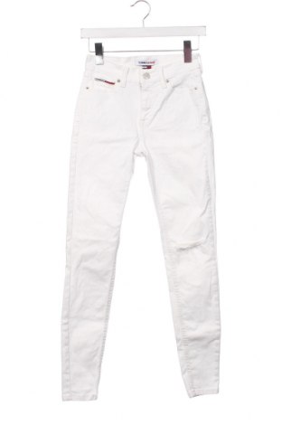 Дамски дънки Tommy Jeans, Размер XS, Цвят Бял, Цена 80,85 лв.