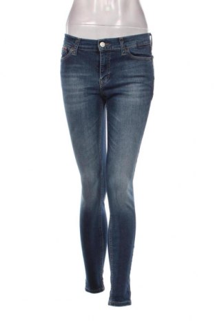 Дамски дънки Tommy Jeans, Размер S, Цвят Син, Цена 63,72 лв.