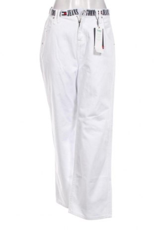 Дамски дънки Tommy Jeans, Размер M, Цвят Бял, Цена 138,60 лв.