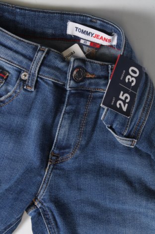 Damskie jeansy Tommy Jeans, Rozmiar XS, Kolor Niebieski, Cena 258,60 zł