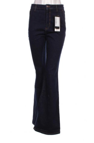 Γυναικείο Τζίν Trendyol, Μέγεθος M, Χρώμα Μπλέ, Τιμή 15,70 €