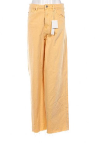 Pantaloni de velvet de femei Bershka, Mărime S, Culoare Galben, Preț 151,32 Lei