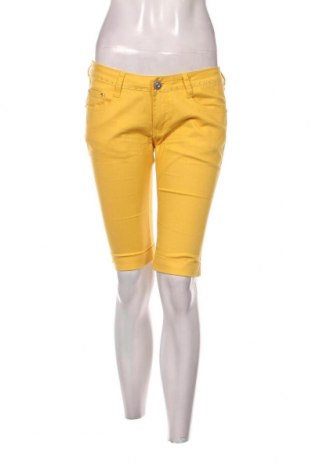 Дамски къс панталон, Размер L, Цвят Жълт, Цена 7,32 лв.