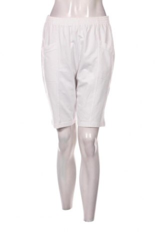 Дамски къс панталон, Размер S, Цвят Бял, Цена 15,14 лв.