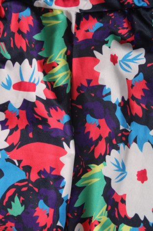 Дамски къс панталон, Размер XS, Цвят Многоцветен, Цена 19,00 лв.