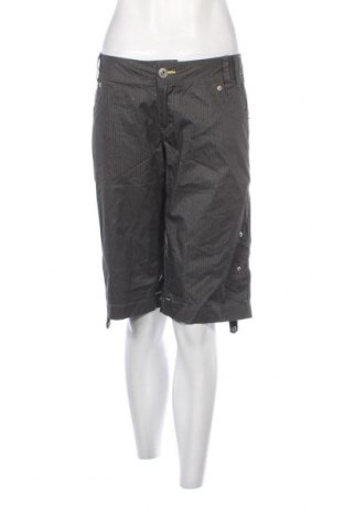 Γυναικείο κοντό παντελόνι Bench, Μέγεθος XL, Χρώμα Γκρί, Τιμή 6,68 €