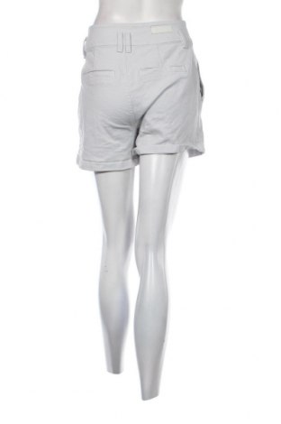 Pantaloni scurți de femei Clockhouse, Mărime S, Culoare Gri, Preț 62,50 Lei