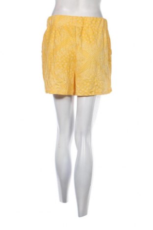 Дамски къс панталон Colours Of The World, Размер M, Цвят Жълт, Цена 4,94 лв.