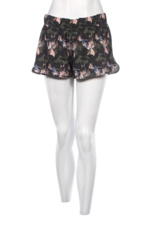 Γυναικείο κοντό παντελόνι Crane, Μέγεθος M, Χρώμα Πολύχρωμο, Τιμή 3,17 €