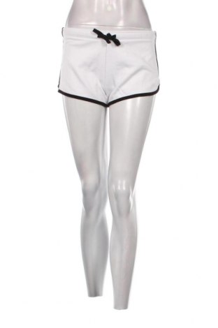 Дамски къс панталон Fb Sister, Размер M, Цвят Бял, Цена 7,82 лв.