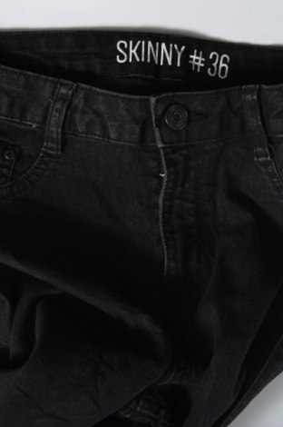 Γυναικείο κοντό παντελόνι Fisherfield, Μέγεθος S, Χρώμα Μαύρο, Τιμή 9,72 €