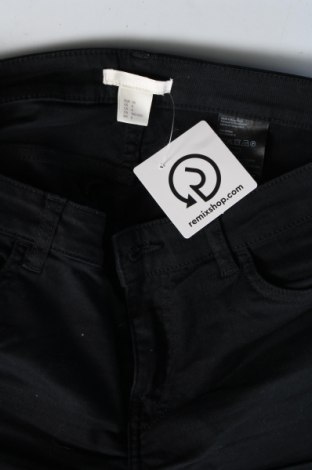 Дамски къс панталон H&M, Размер S, Цвят Черен, Цена 4,75 лв.