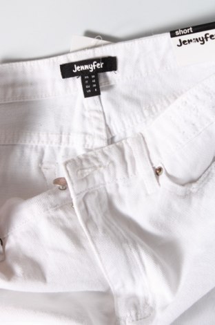 Pantaloni scurți de femei Jennyfer, Mărime S, Culoare Alb, Preț 56,55 Lei