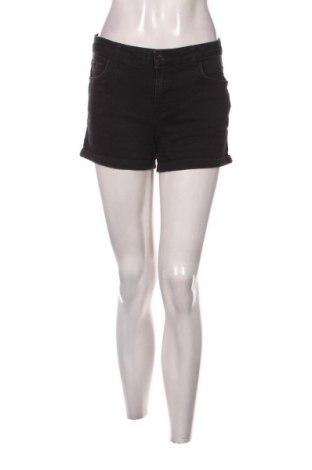 Дамски къс панталон LCW, Размер M, Цвят Черен, Цена 7,60 лв.