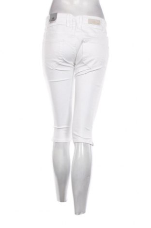 Γυναικείο κοντό παντελόνι Ltb, Μέγεθος M, Χρώμα Λευκό, Τιμή 37,11 €
