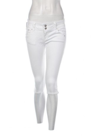 Дамски къс панталон Ltb, Размер M, Цвят Бял, Цена 25,92 лв.