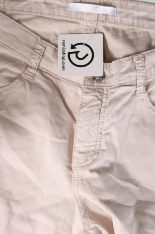 Дамски къс панталон Mac, Размер L, Цвят Бежов, Цена 34,00 лв.