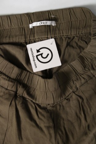 Дамски къс панталон ONLY, Размер M, Цвят Зелен, Цена 4,80 лв.