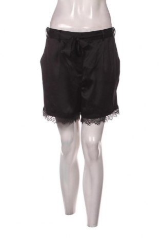Γυναικείο κοντό παντελόνι Pieces, Μέγεθος M, Χρώμα Μαύρο, Τιμή 4,14 €