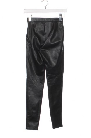 Pantaloni de piele pentru damă Bershka, Mărime XS, Culoare Negru, Preț 37,73 Lei