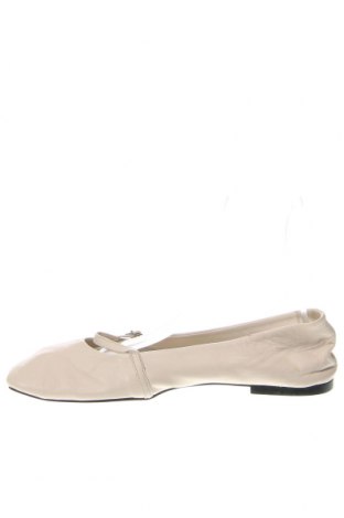 Дамски обувки Zara, Размер 38, Цвят Бял, Цена 50,39 лв.