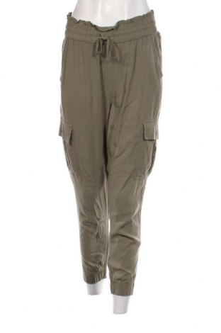 Дамски панталон Abercrombie & Fitch, Размер S, Цвят Зелен, Цена 26,55 лв.