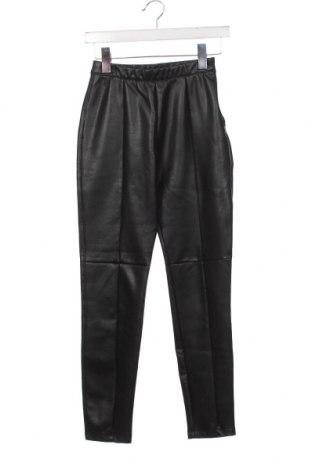 Дамски панталон Bershka, Размер XS, Цвят Черен, Цена 9,86 лв.