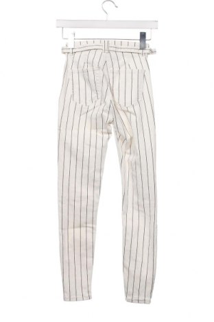 Damenhose Bershka, Größe XS, Farbe Weiß, Preis € 5,12
