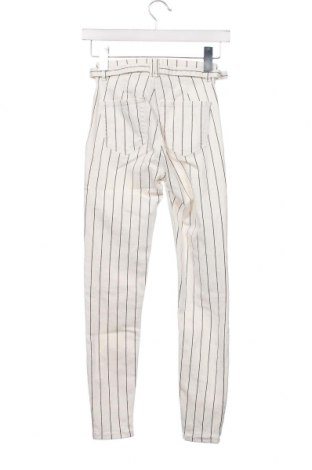 Pantaloni de femei Bershka, Mărime XS, Culoare Alb, Preț 25,51 Lei