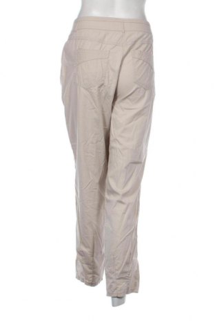 Дамски панталон Gerry Weber, Размер M, Цвят Бежов, Цена 26,46 лв.