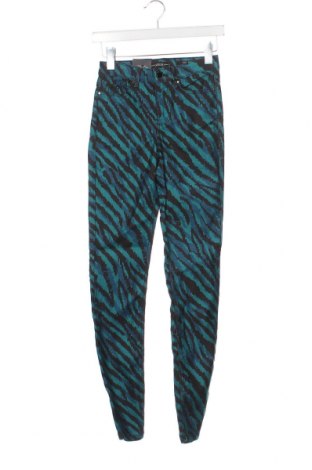 Дамски панталон Guess, Размер S, Цвят Многоцветен, Цена 60,00 лв.