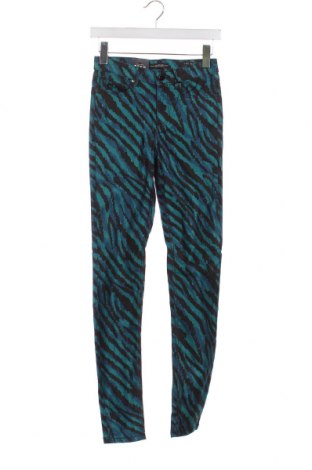 Дамски панталон Guess, Размер XS, Цвят Многоцветен, Цена 52,50 лв.