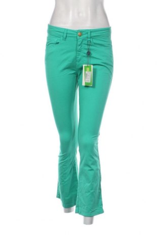 Дамски панталон La Martina, Размер M, Цвят Зелен, Цена 84,04 лв.