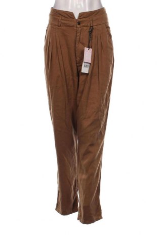 Дамски панталон Naf Naf, Размер XL, Цвят Кафяв, Цена 18,27 лв.